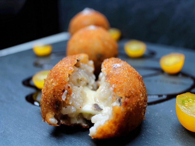Arancini dorés méditerranéens